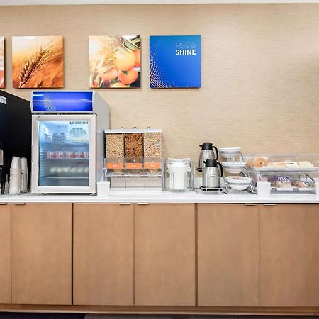 Comfort Suites New Orleans East Екстер'єр фото