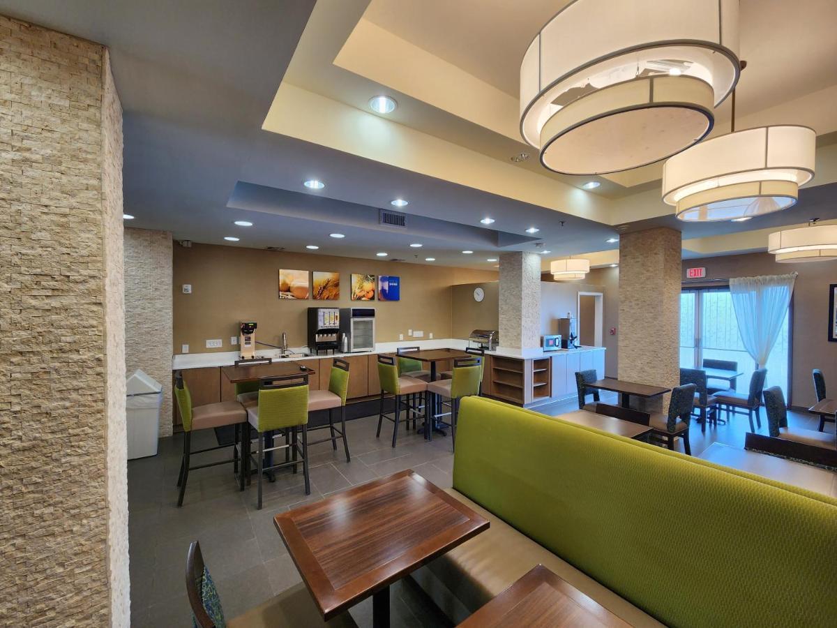 Comfort Suites New Orleans East Екстер'єр фото