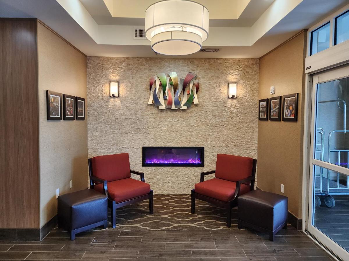 Comfort Suites New Orleans East Екстер'єр фото