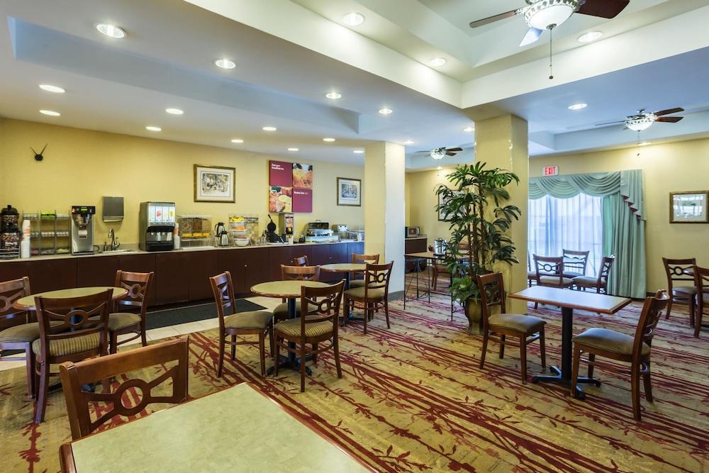 Comfort Suites New Orleans East Екстер'єр фото