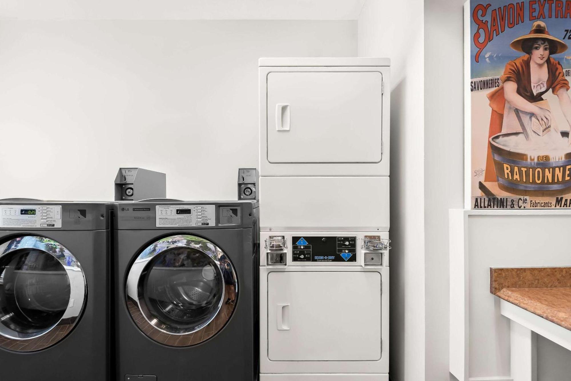 Comfort Suites New Orleans East Екстер'єр фото