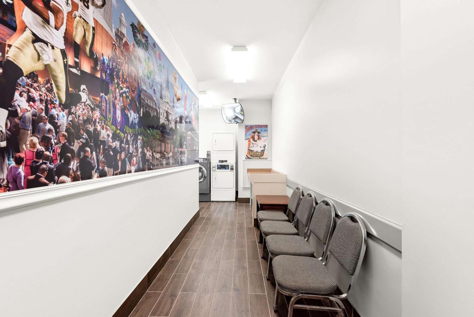 Comfort Suites New Orleans East Екстер'єр фото