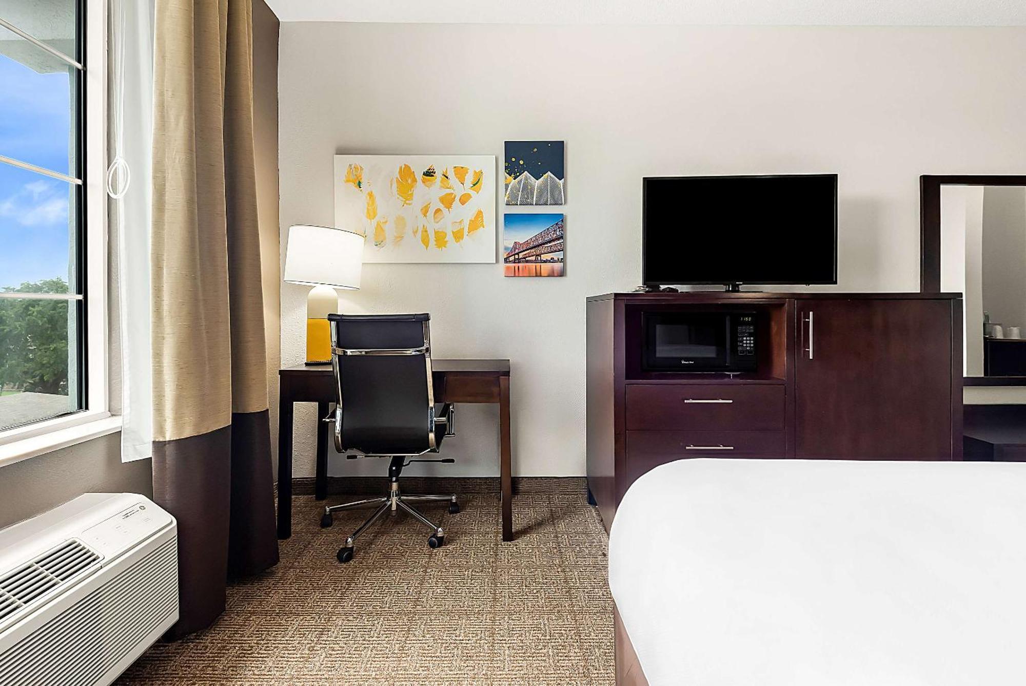 Comfort Suites New Orleans East Екстер'єр фото