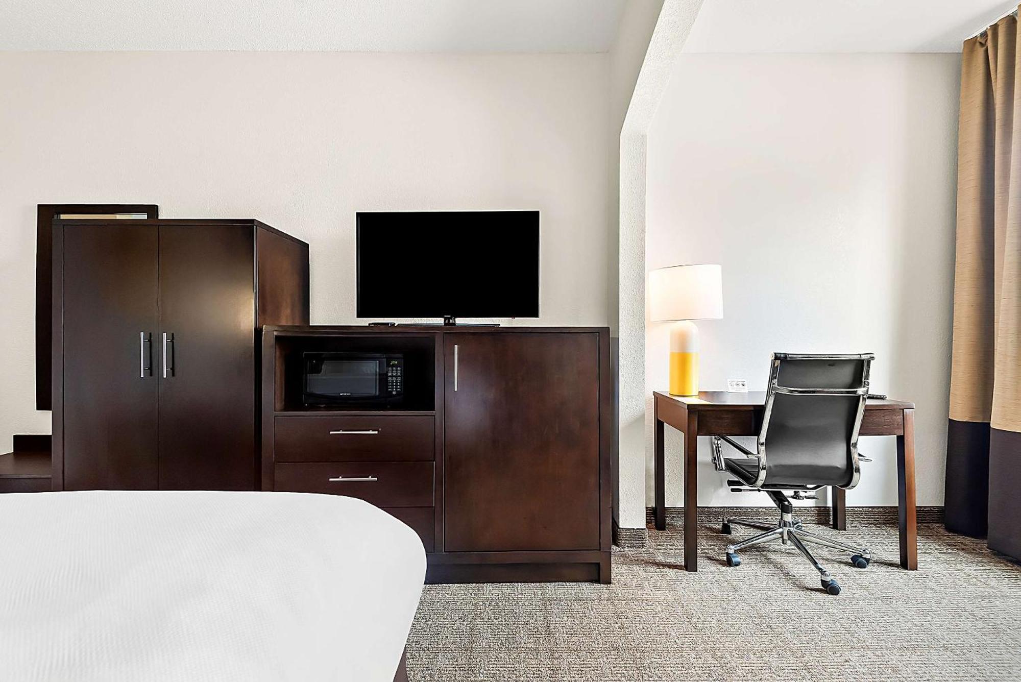 Comfort Suites New Orleans East Екстер'єр фото