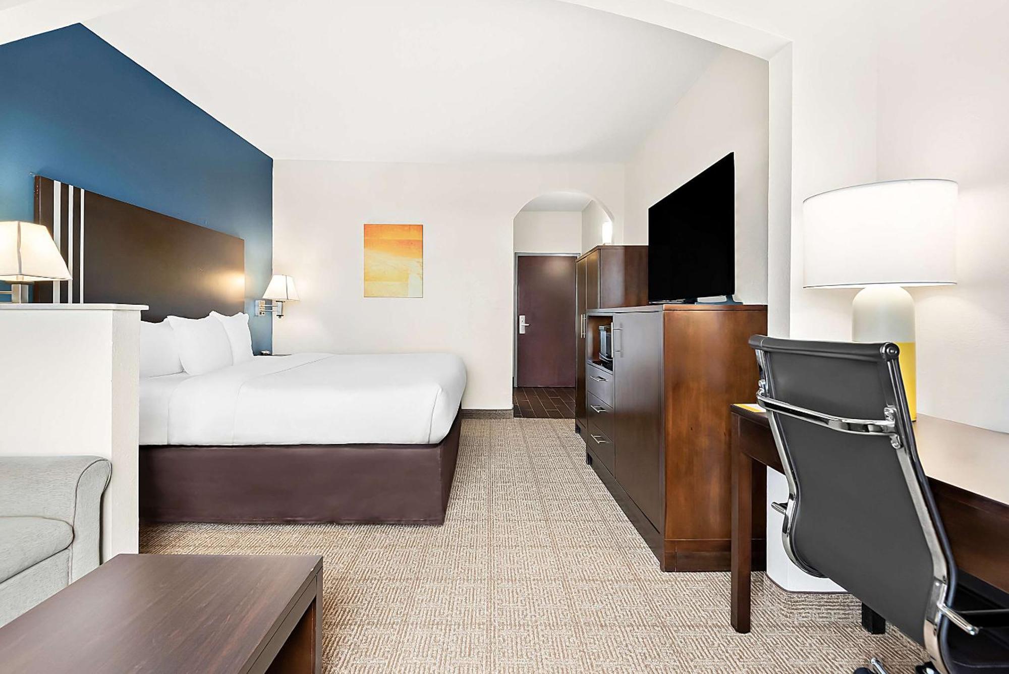 Comfort Suites New Orleans East Екстер'єр фото