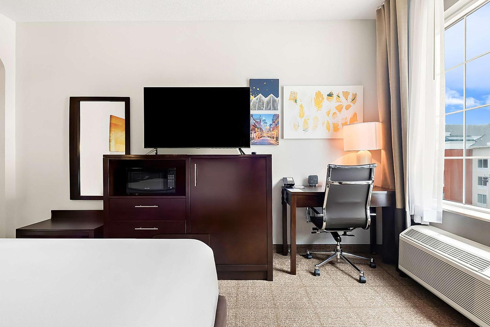 Comfort Suites New Orleans East Екстер'єр фото